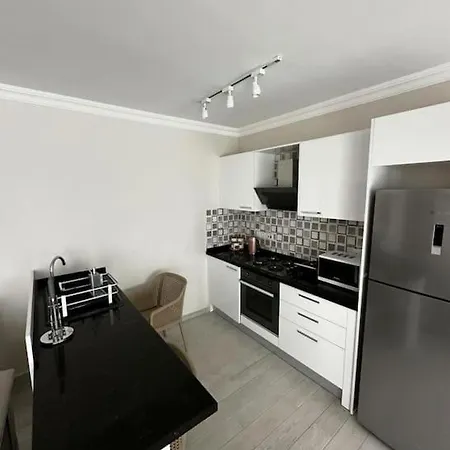 Sea Breeze Apartment *